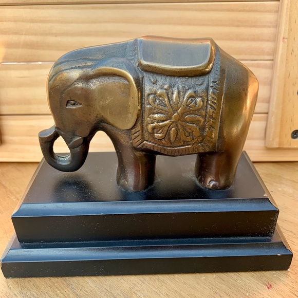 Vintage Embossed Flower Of Life Elephant Statue Book End Figurine - Picture 9 of 11